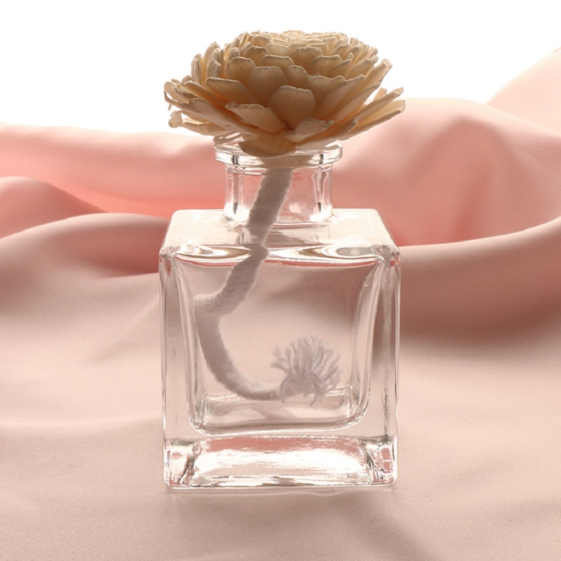 Uusi Product Square Type Perfume Glass Bottle, jossa Rattan Diffuuser